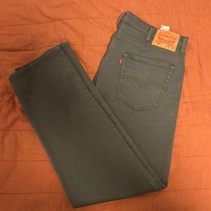 Men’s 505 Levi’s Jeans. 38 x 32. Barely worn. Grey.